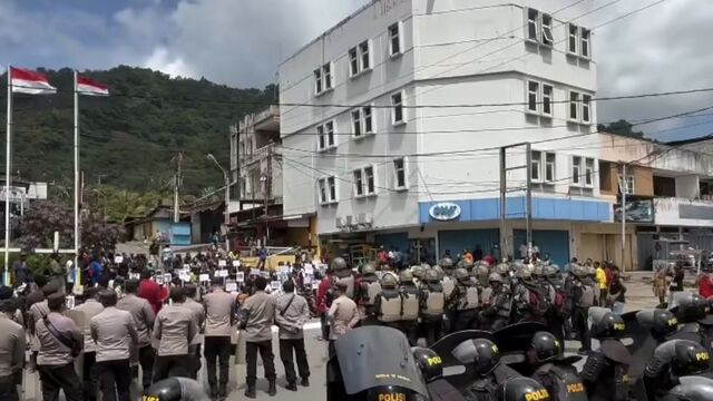 Demo Mahasiswa Tolak Militerisme
