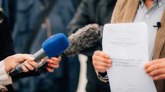 Kredibilitas Berita Konvensional di Tengah Banjir Informasi